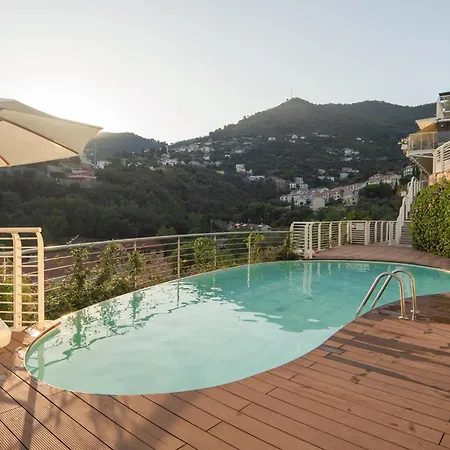 5 Minutes From The Beaches Relax By The Pool Apartment *