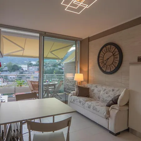 5 Minutes From The Beaches Relax By The Pool *
