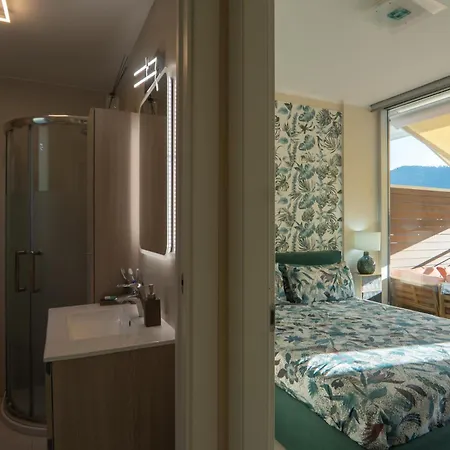 5 Minutes From The Beaches Relax By The Pool Apartment