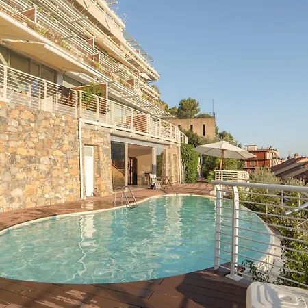 5 Minutes From The Beaches Relax By The Pool Apartment